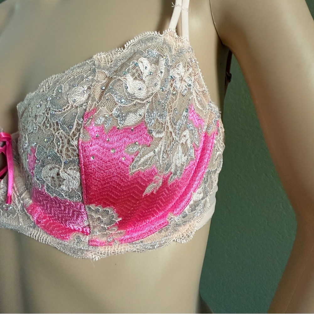 Victoria’s Secret Pink Lace Underwire Rhinestone Very Sexy Bra Size 34 DD - Picture 5 of 13